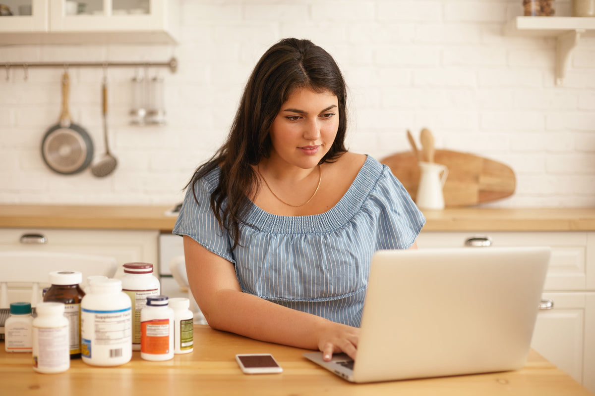 How to Choose the Best Herbal Supplement for Women’s Hormonal Health